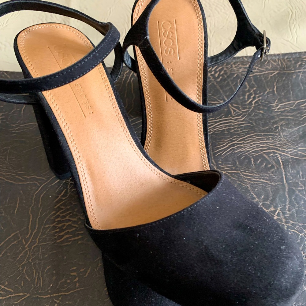 Black suede heel shoes